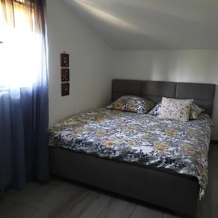 Vakantiehuis Domek Nad Jeziorem Dejguny *